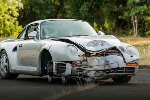 Porsche 959 crash feature