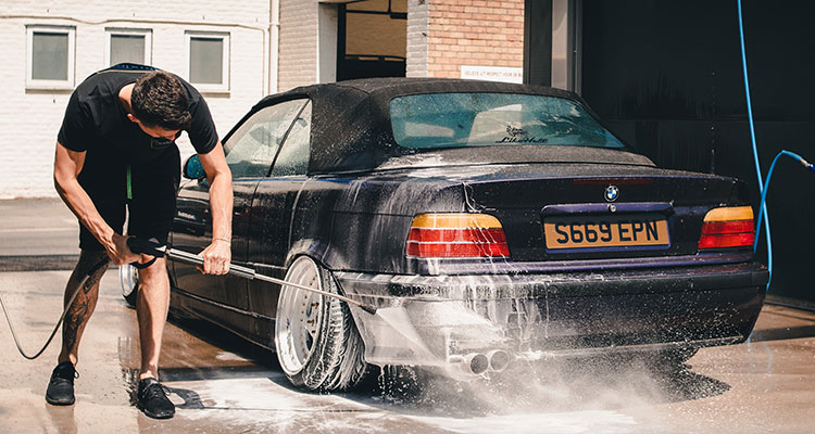5 Things Not To Do When Washing Your Car (1)
